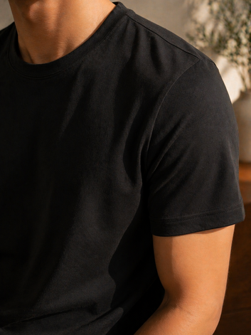 Black Tee