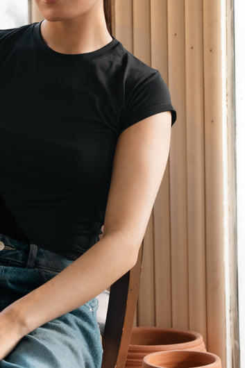 Half Sleeve Crewneck Cropped Top - Black